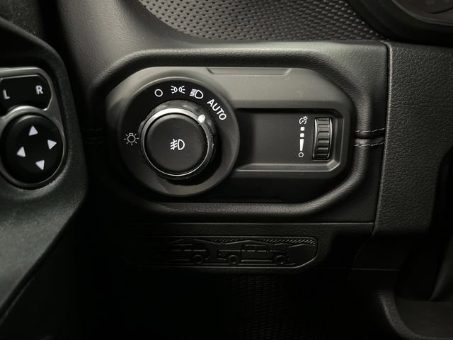 Used 2024 Jeep Wrangler Unlimited Rubicon image 23