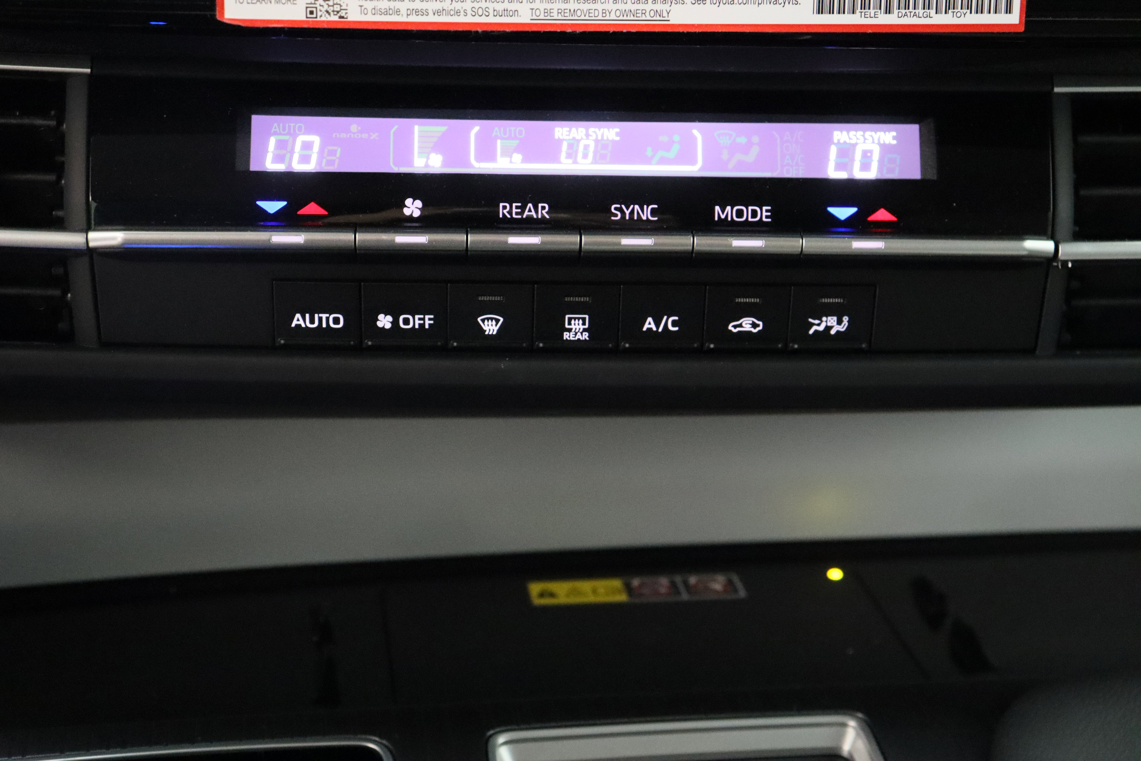 Used 2025 Toyota Sienna LE image 20