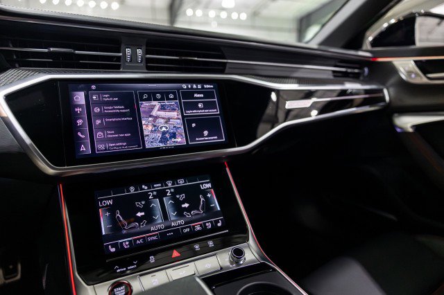 Used 2025 Audi RS 6 performance w/ Black Optic Package image 22