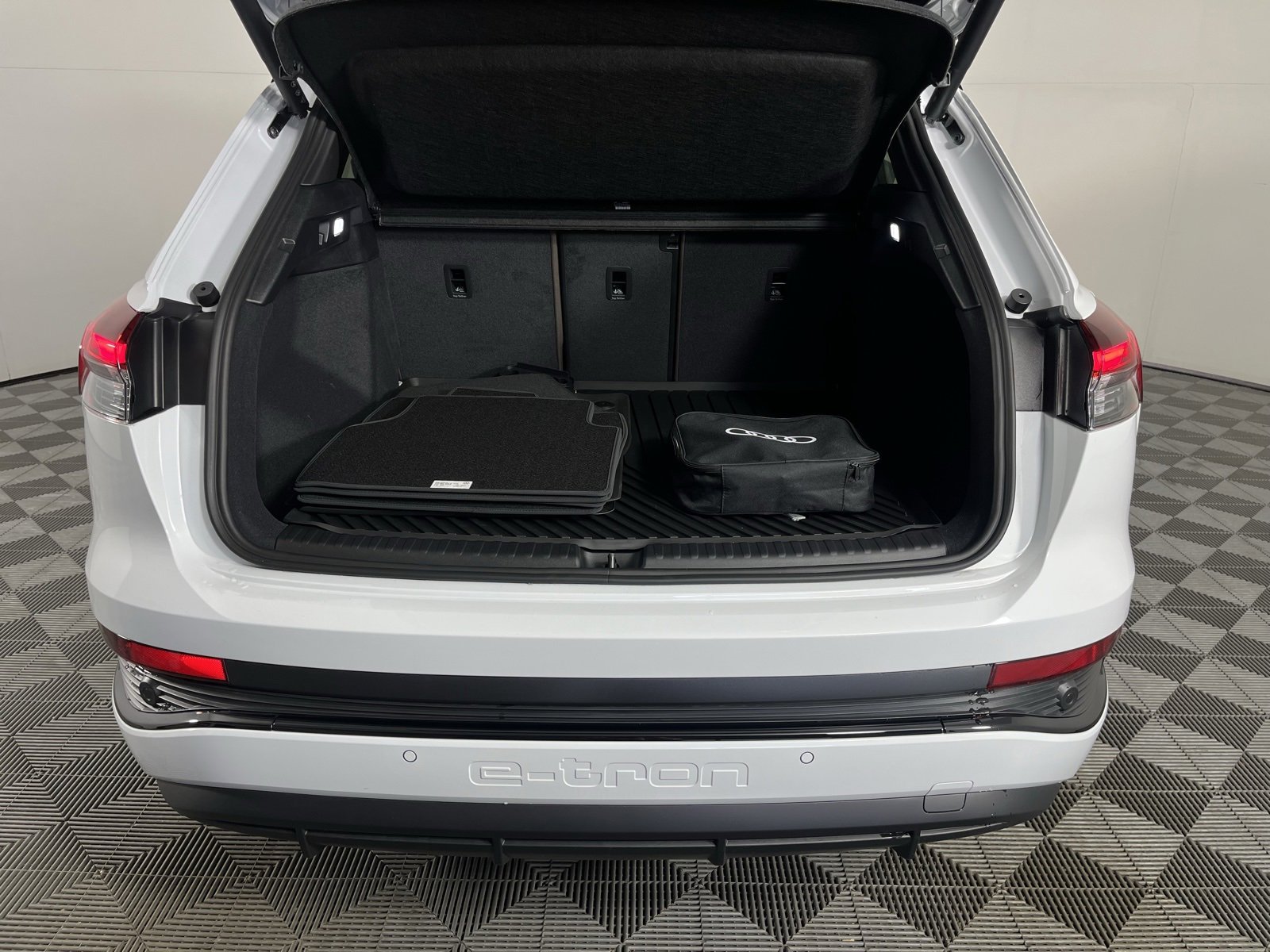 New 2026 Audi Q4 e-tron Premium Plus image 23