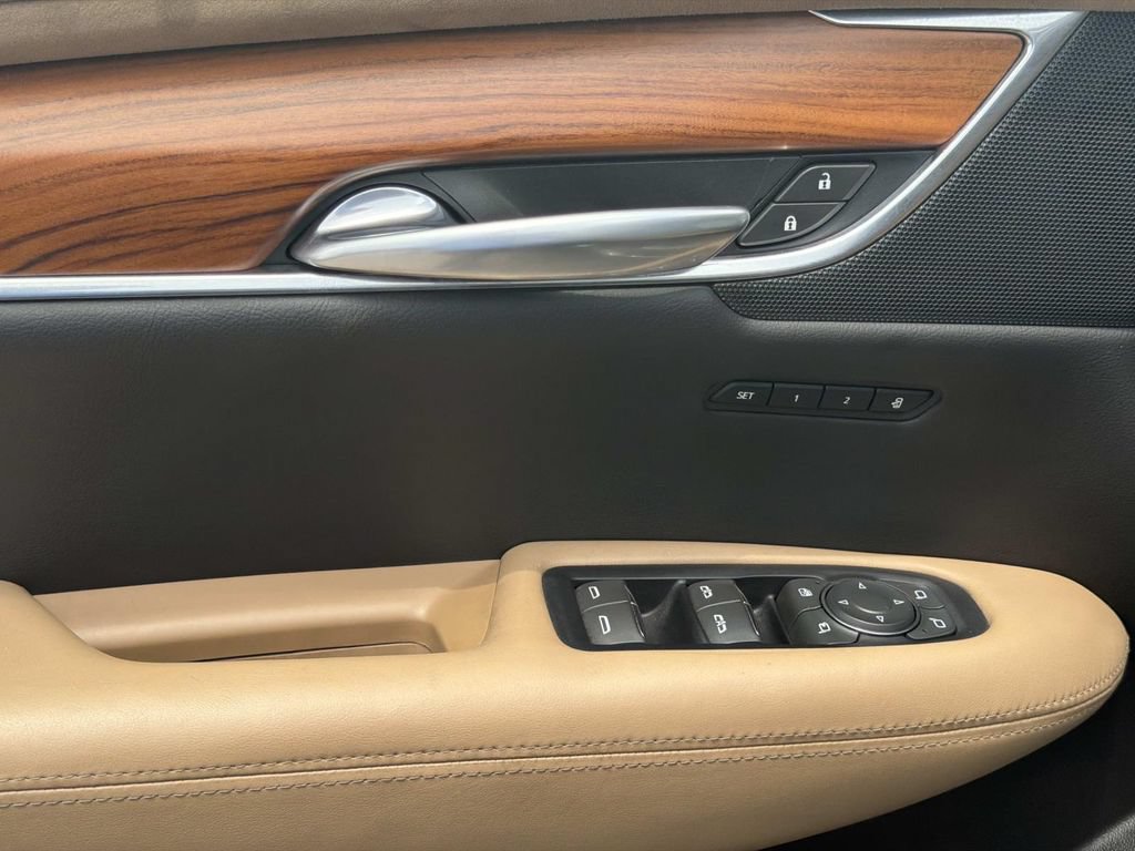Used 2019 Cadillac XT5 Platinum AWD/4WD image 20