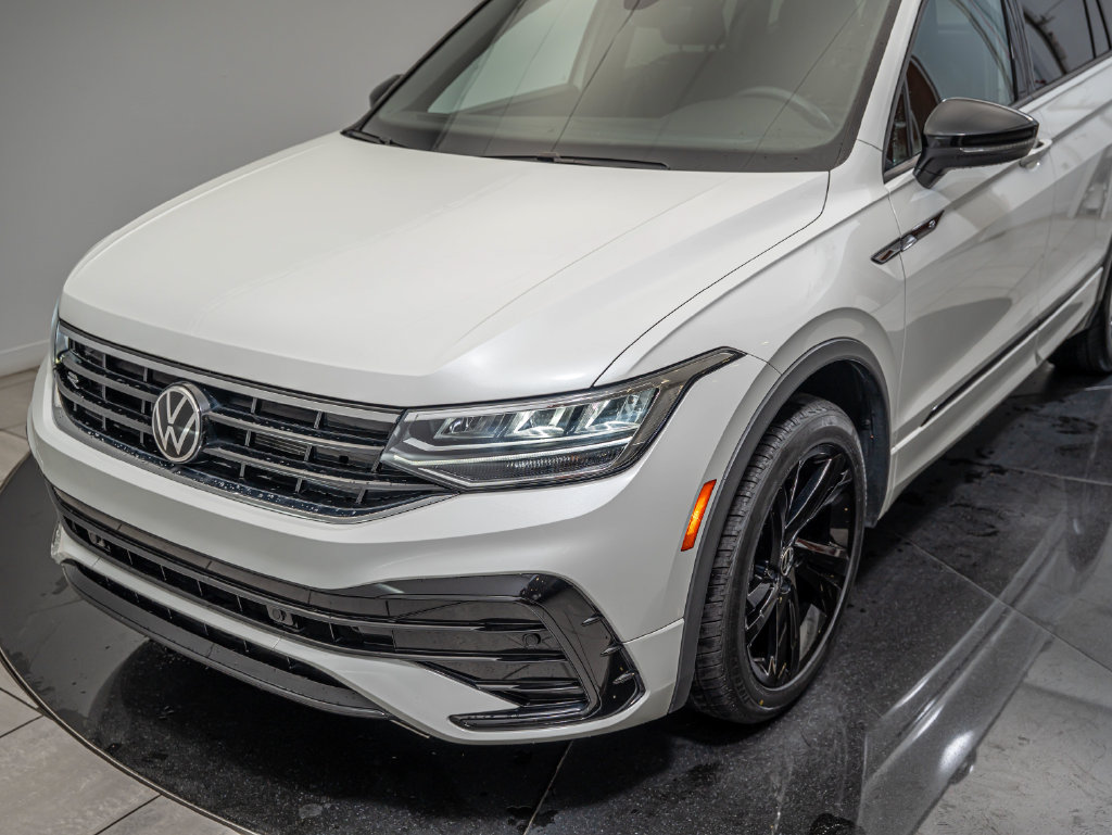 Used 2023 Volkswagen Tiguan SE R-Line FWD image 13