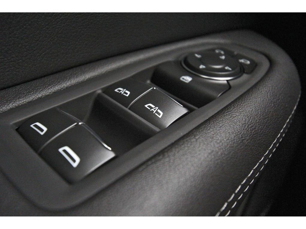 New 2025 Cadillac XT5 Luxury FWD image 14