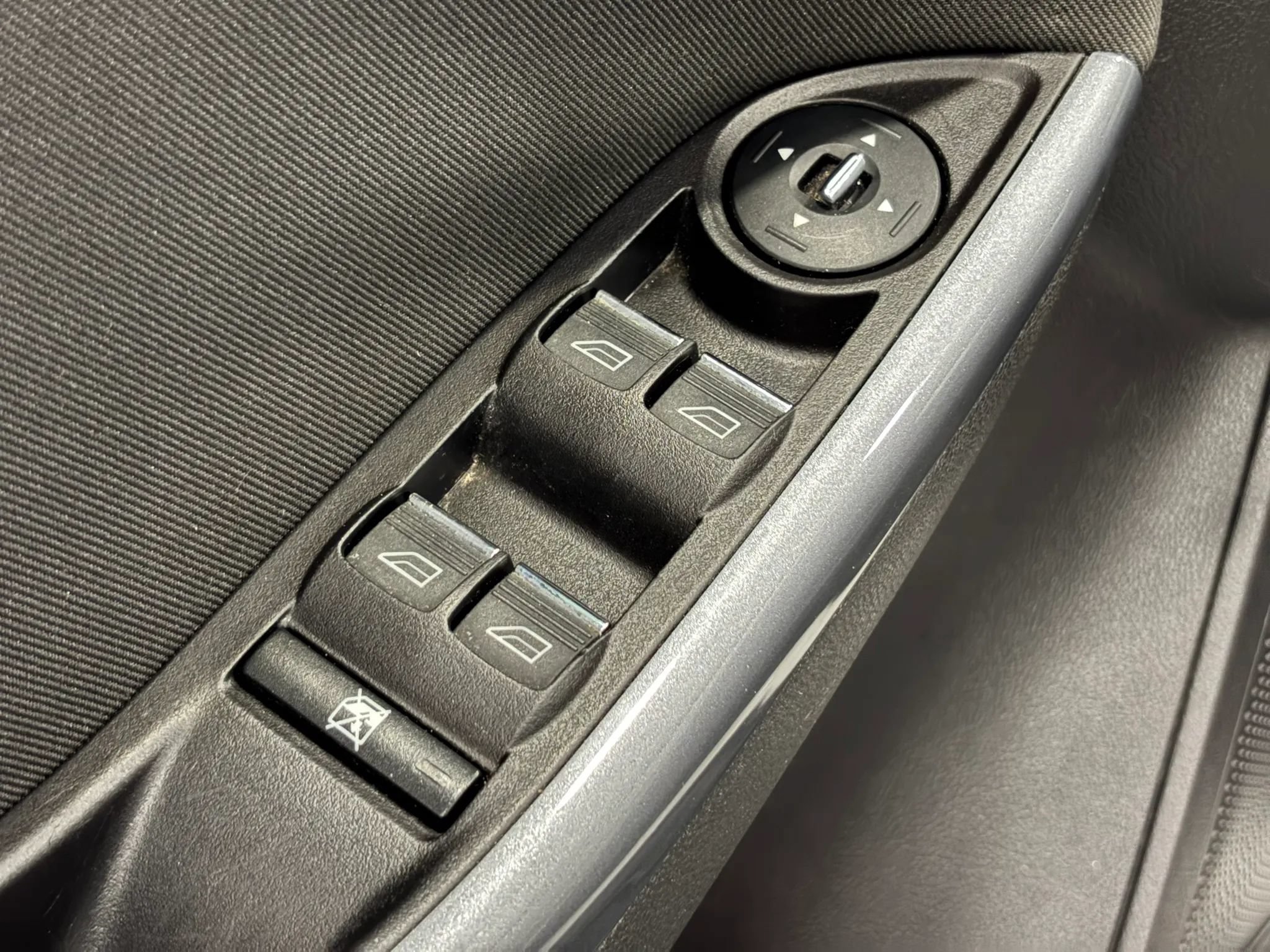 Used 2014 Ford Focus Titanium FWD image 34