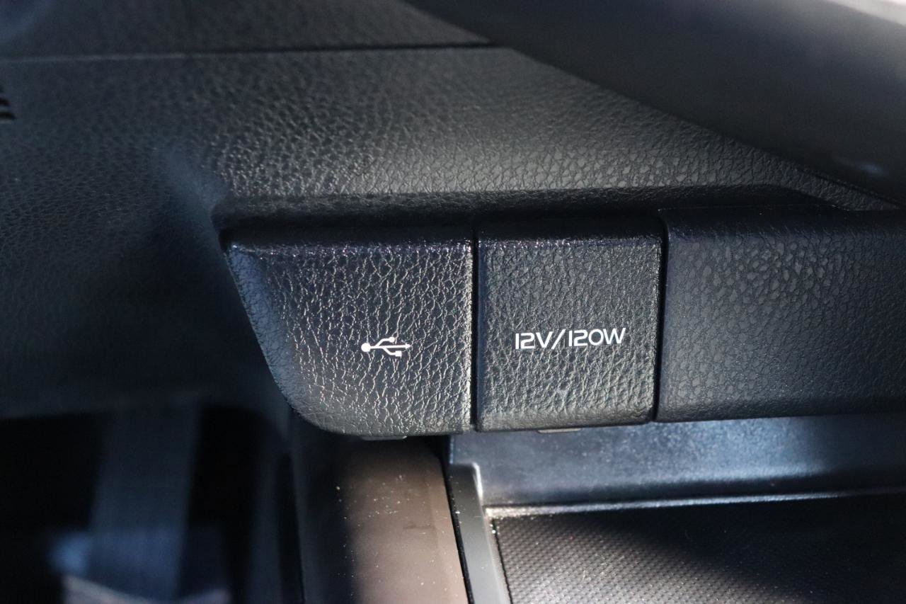 Used 2024 Toyota Camry SE image 32