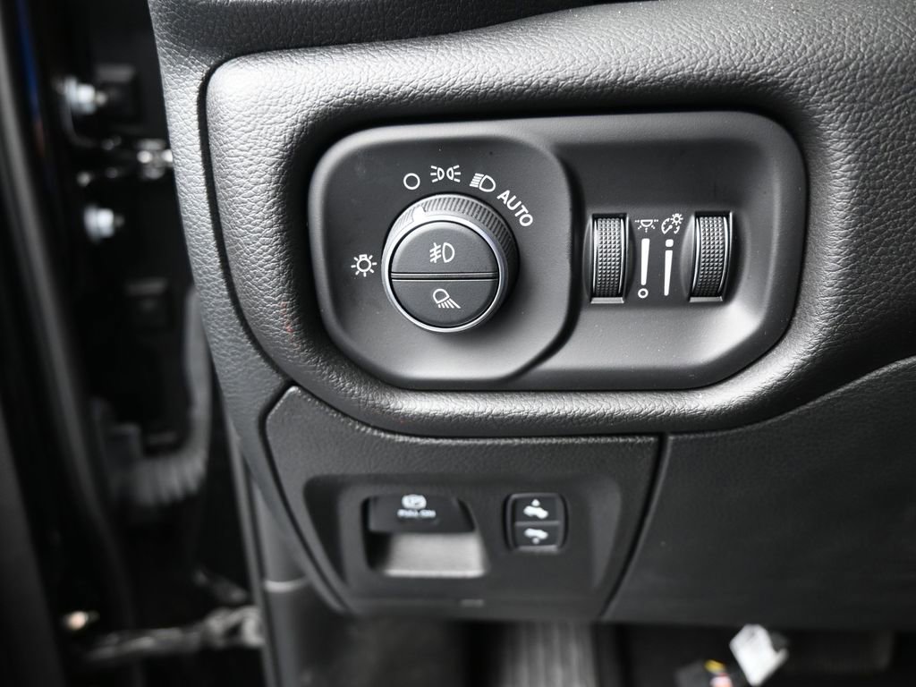 Used 2025 RAM 1500 Big Horn image 36