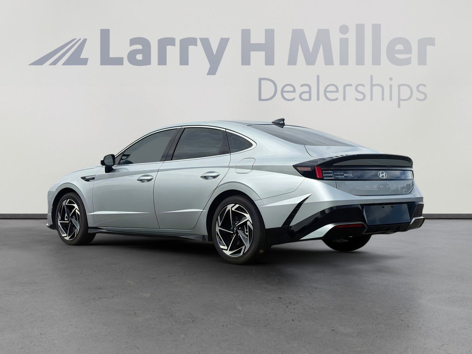 Used 2024 Hyundai Sonata SEL w/ Convenience Package FWD image 3