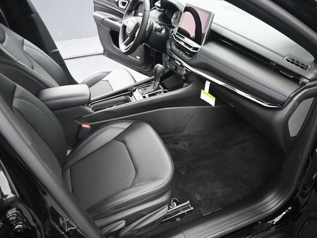 New 2025 Jeep Compass Latitude w/ Sun & Sound Group AWD/4WD image 17