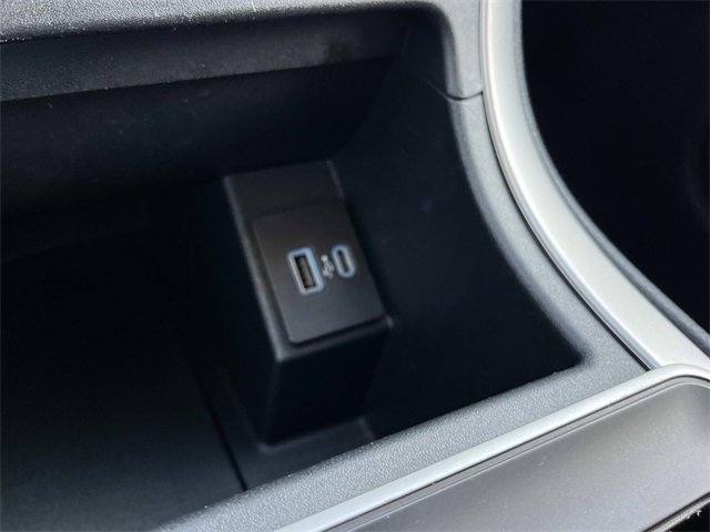 Used 2023 Ford Edge SE image 32