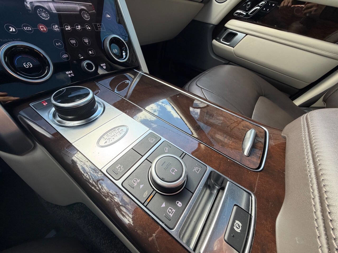 Used 2022 Land Rover Range Rover Westminster Edition image 25