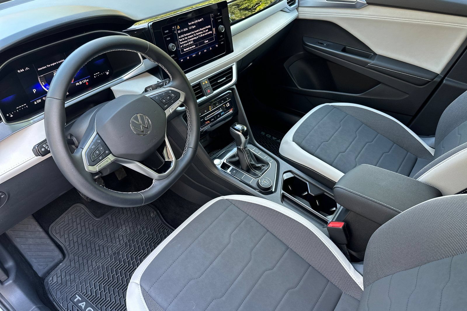 Certified 2026 Volkswagen Taos SE w/ Panoramic Sunroof Package AWD/4WD image 10