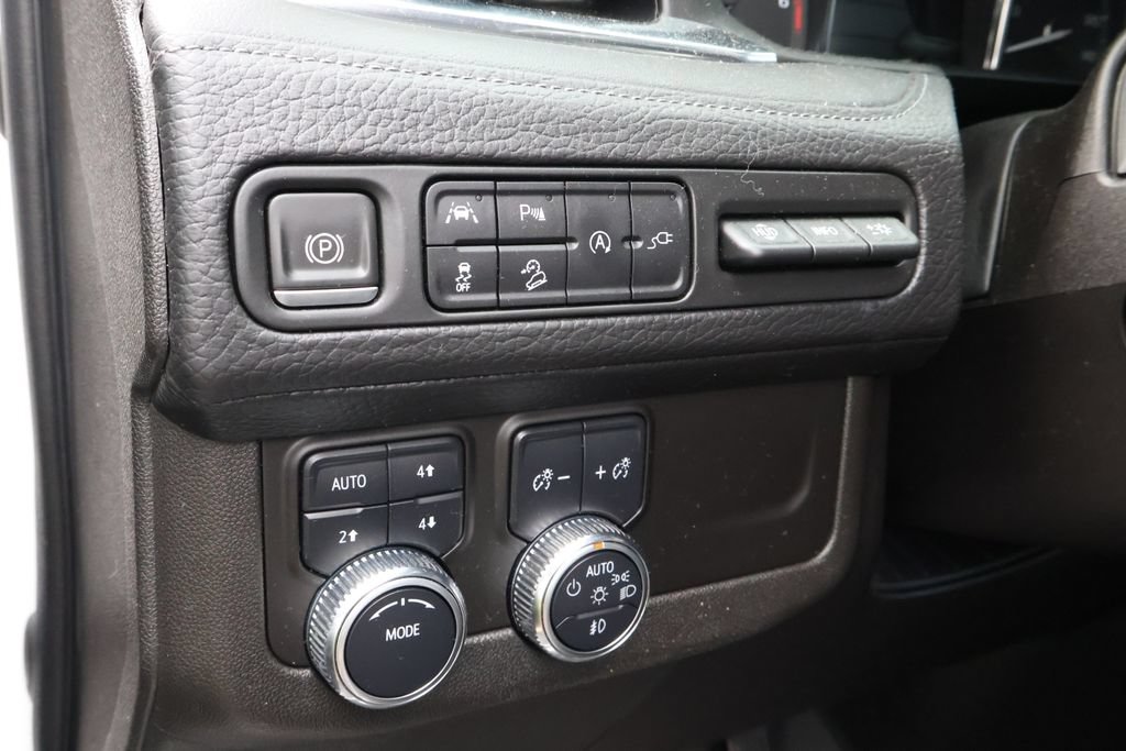Used 2021 GMC Yukon XL Denali w/ LPO, Illumination Package AWD/4WD image 18