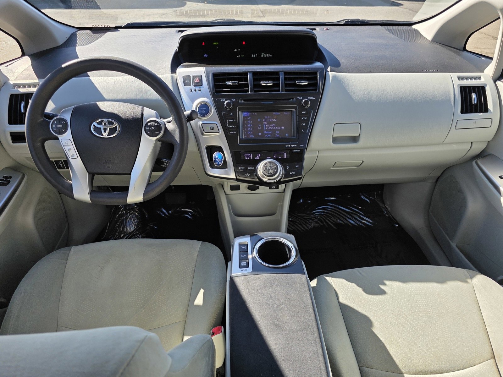Used 2013 Toyota Prius V Two image 19