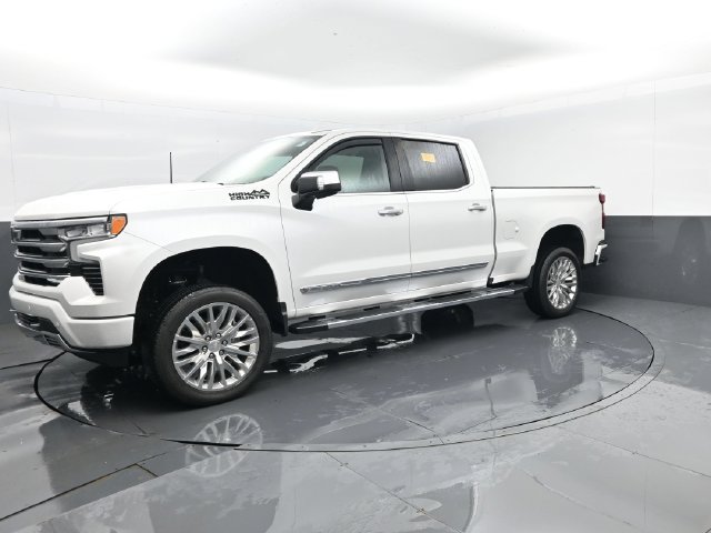 Used 2025 Chevrolet Silverado 1500 High Country w/ High Country Premium Package AWD/4WD image 2