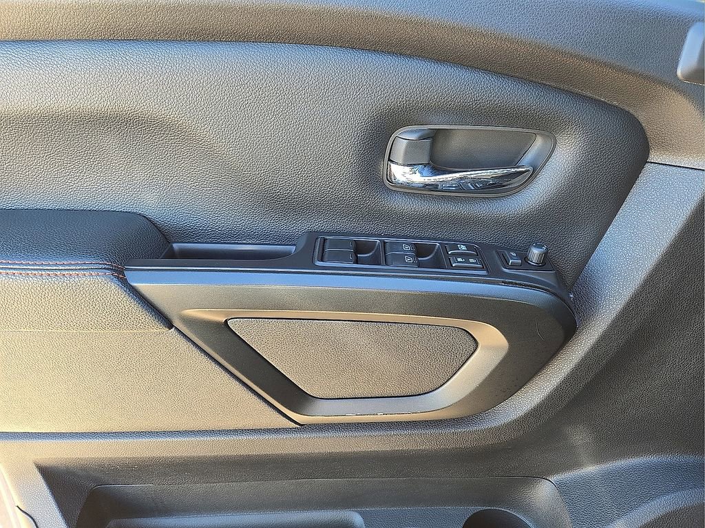 Used 2021 Nissan Titan PRO-4X w/ Pro-4x Convenience Package image 22