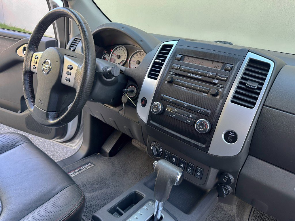 Used 2012 Nissan Frontier PRO-4X w/ Pro-4x Luxury Pkg AWD/4WD image 28
