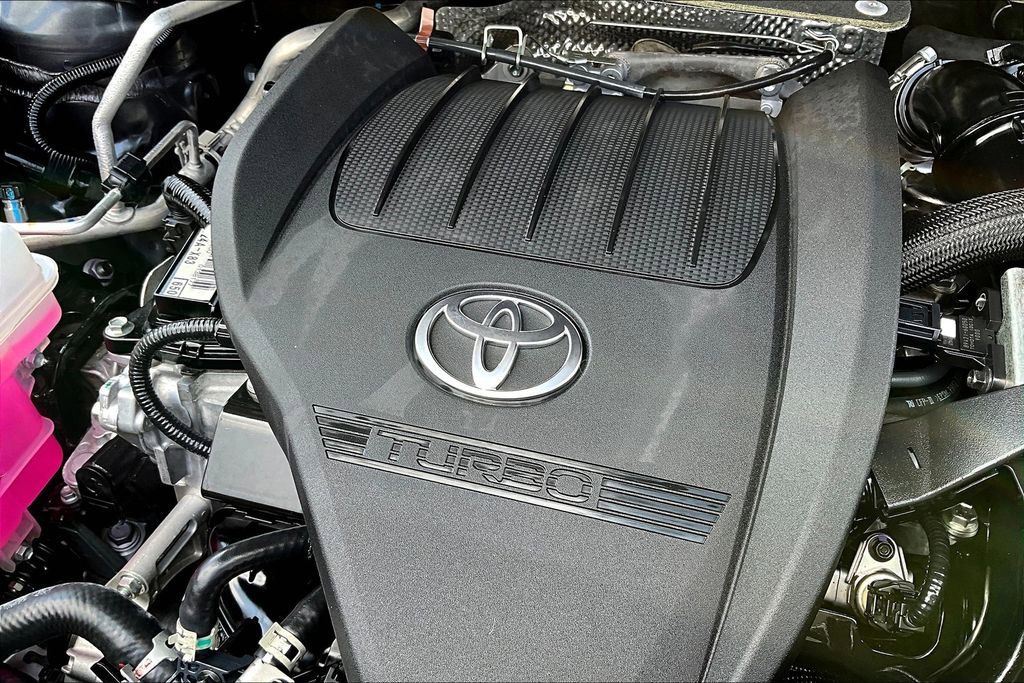 Used 2024 Toyota Highlander Limited image 32