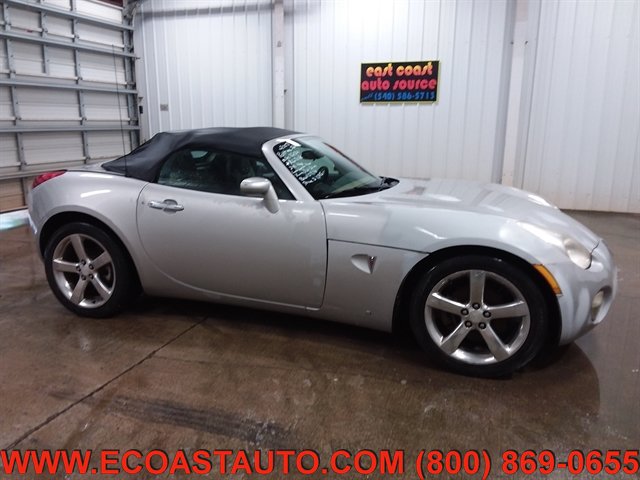 Used 2007 Pontiac Solstice Convertible w/ Premium Package RWD image 2