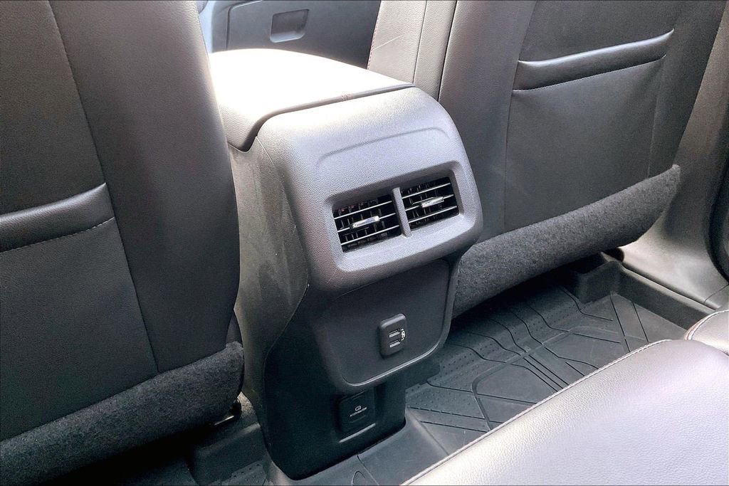 Used 2022 Chevrolet Equinox RS w/ RS Leather Package FWD image 34