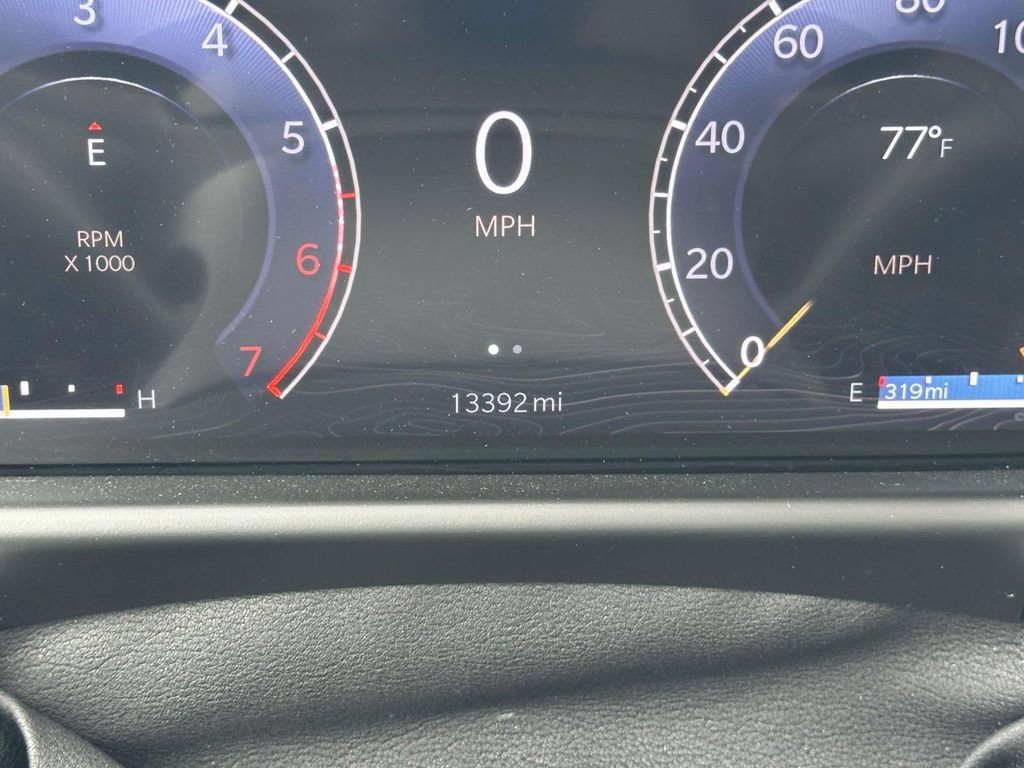 Used 2024 Jeep Wagoneer L Series II AWD/4WD image 25