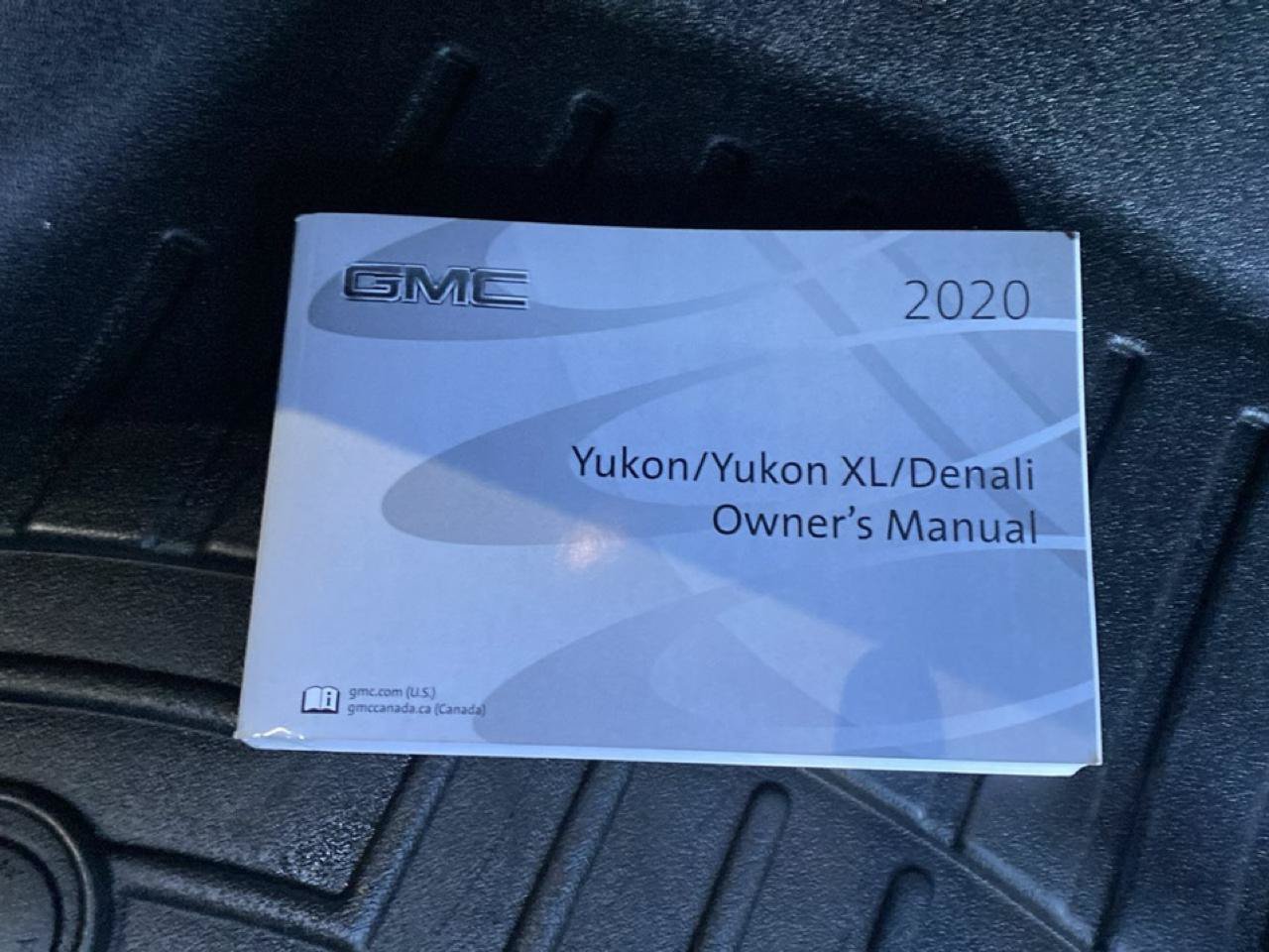 Used 2020 GMC Yukon Denali w/ Denali Premium Package AWD/4WD image 37