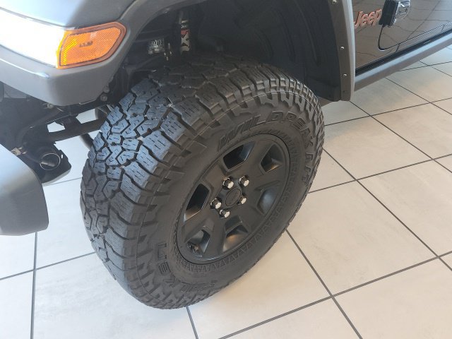 Used 2023 Jeep Gladiator Mojave w/ Cold Weather Group AWD/4WD image 5