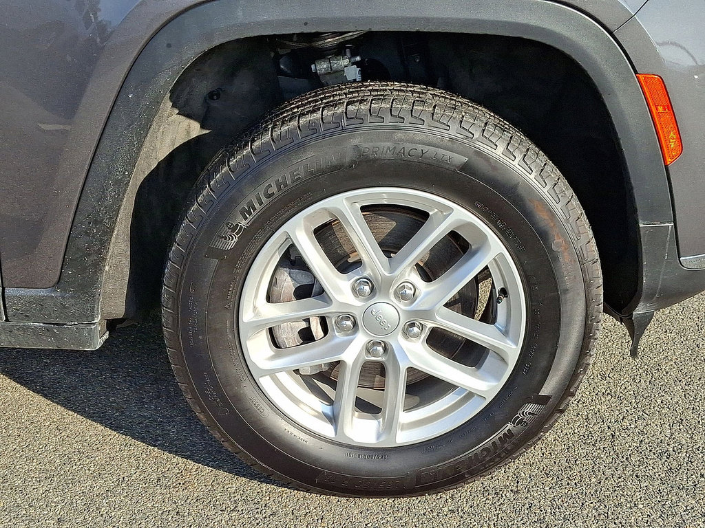 Certified 2024 Jeep Grand Cherokee L Laredo image 26