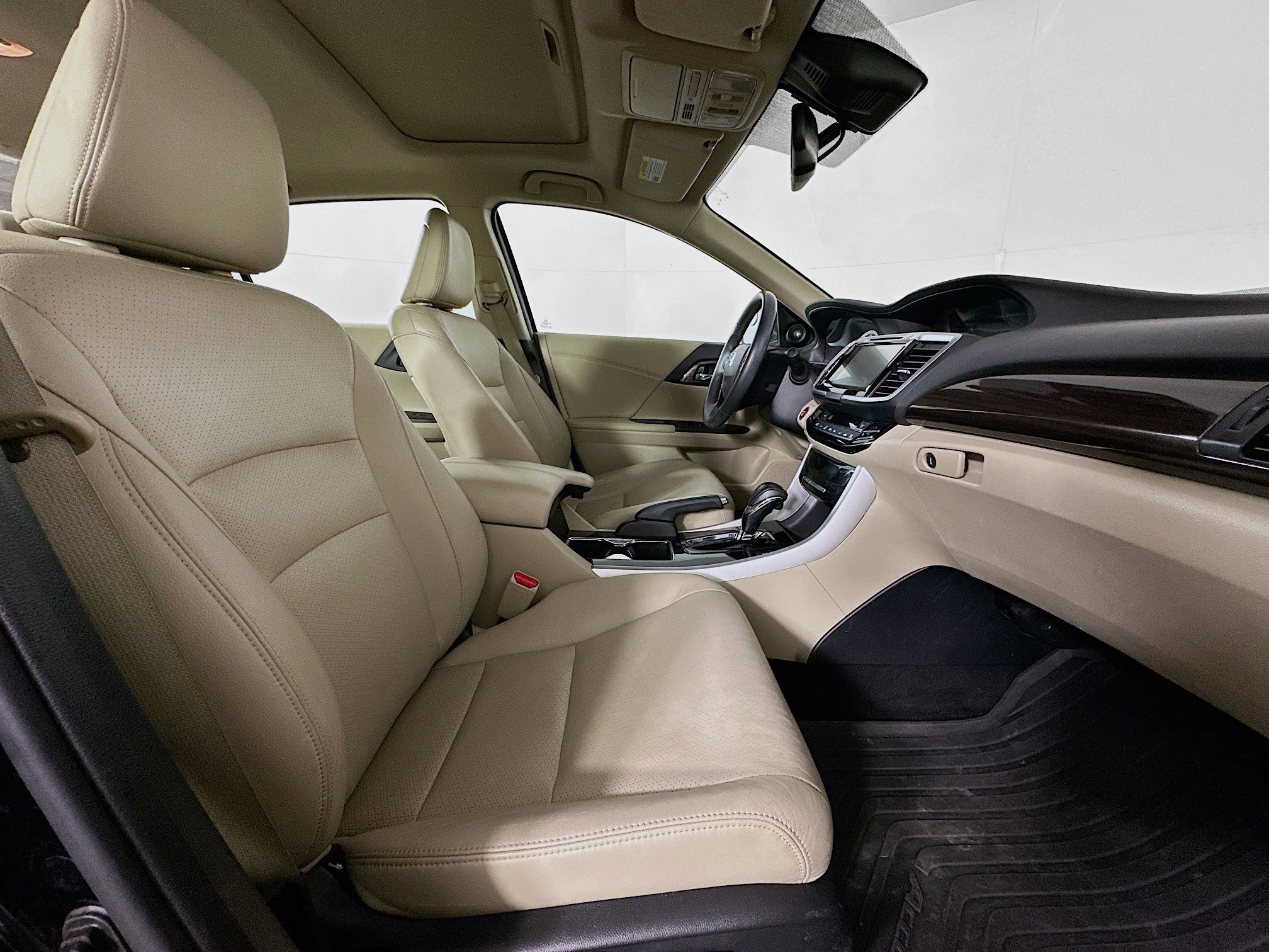 Used 2017 Honda Accord EX-L image 31