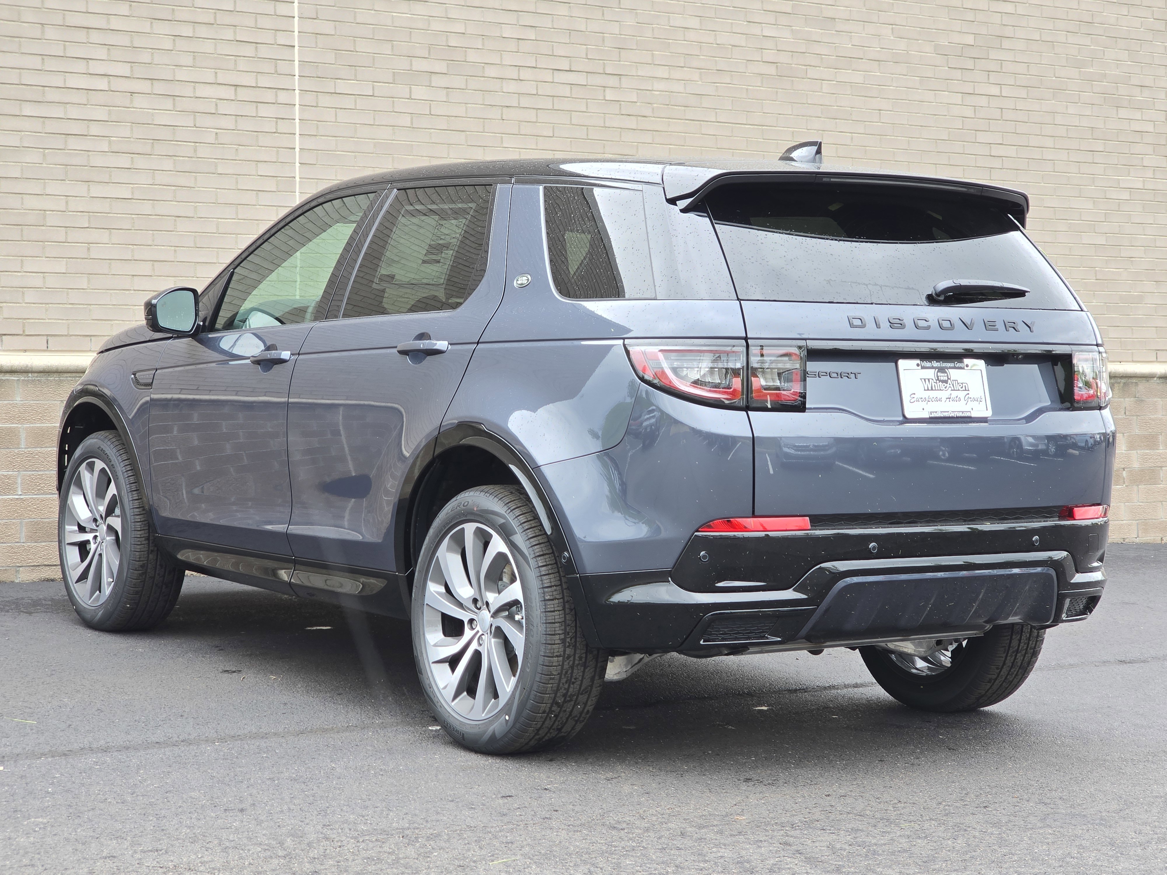 New 2025 Land Rover Discovery Sport Dynamic SE image 33