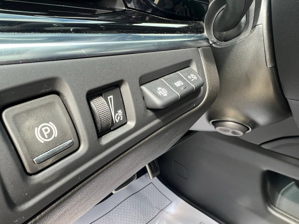 Used 2025 Cadillac XT6 Sport w/ Platinum Package AWD/4WD image 24