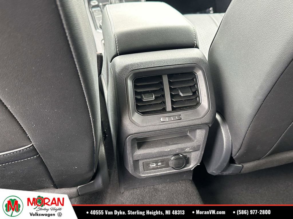 Used 2023 Volkswagen Tiguan SE AWD/4WD image 14