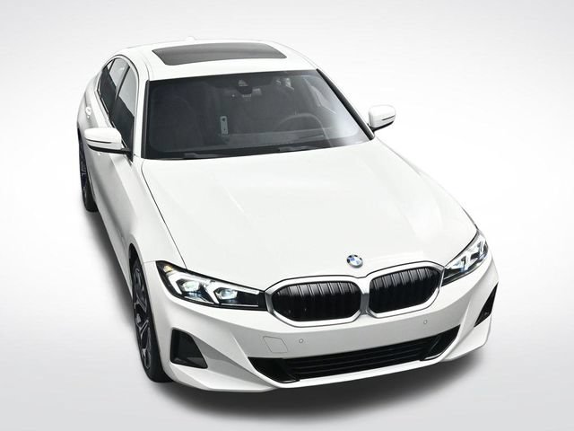 New 2026 BMW 330i xDrive Sedan w/ Premium Package AWD/4WD image 32