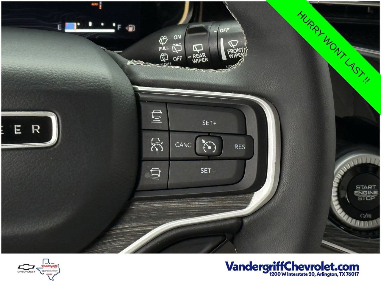 Used 2022 Jeep Wagoneer Series III w/ Premium Group I AWD/4WD image 14
