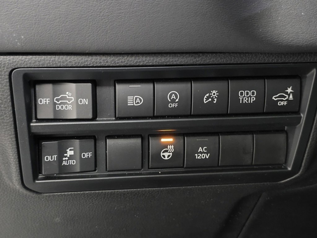 Used 2023 Toyota Tundra Platinum image 10