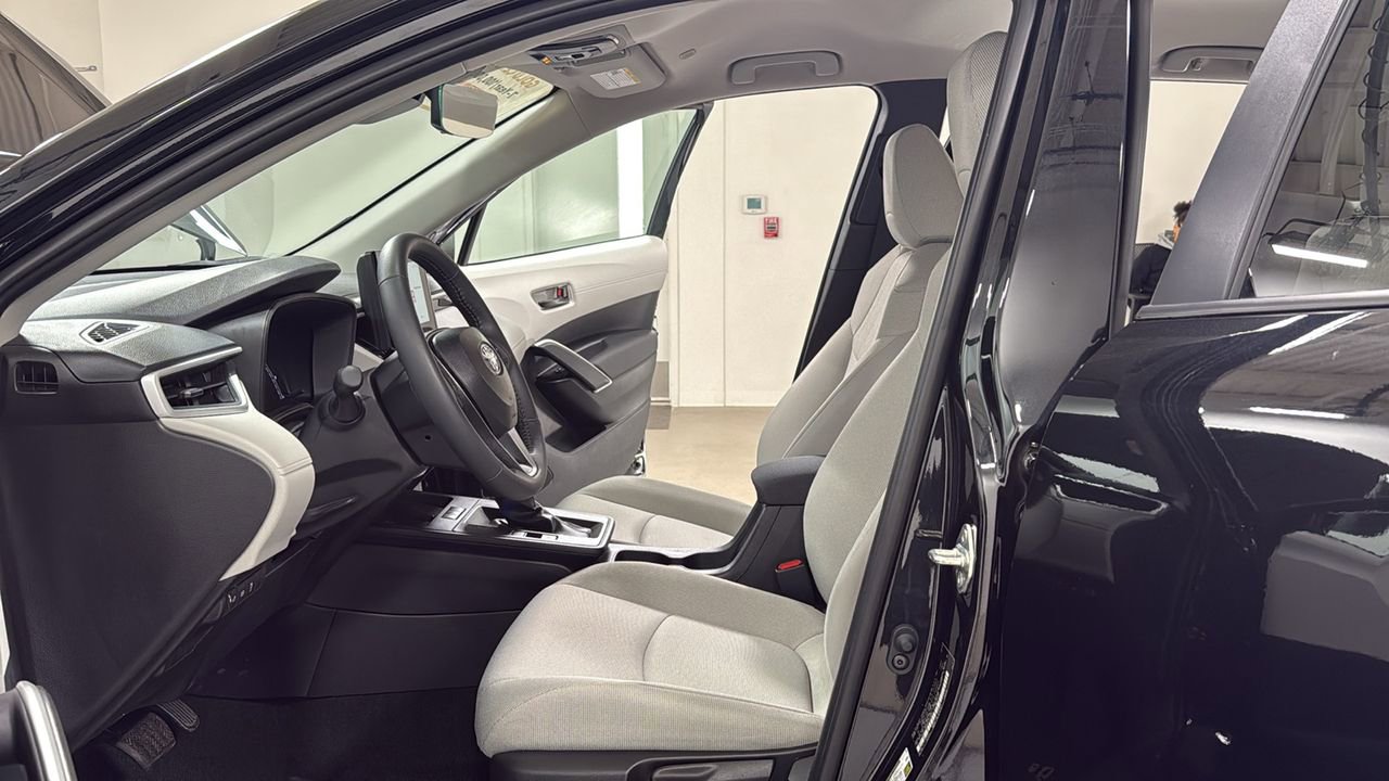 Certified 2026 Toyota Corolla Cross LE image 12