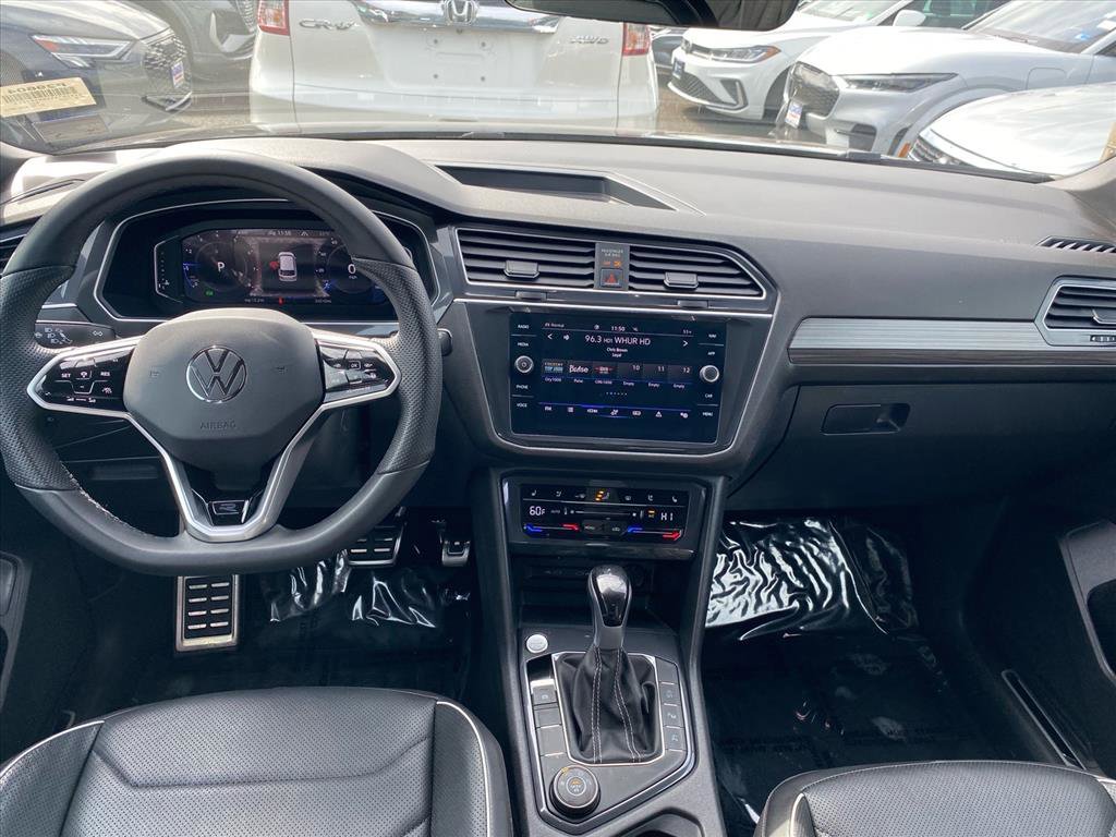 Certified 2024 Volkswagen Tiguan SEL R-Line image 10