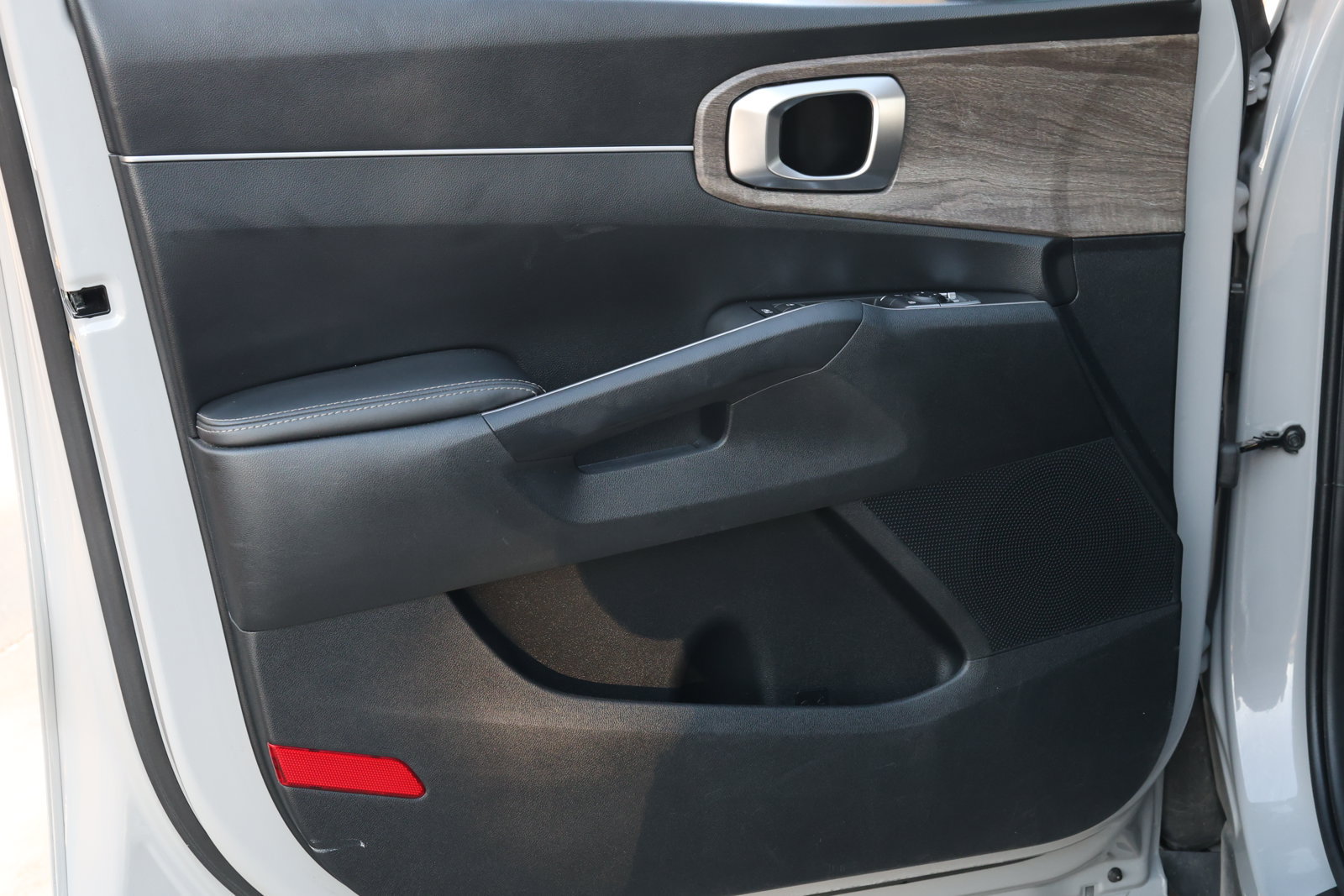 Used 2022 Kia Sorento EX w/ Panoramic Sunroof Package FWD image 27