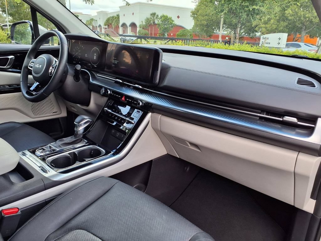 Used 2024 Kia Carnival SX Prestige FWD image 12