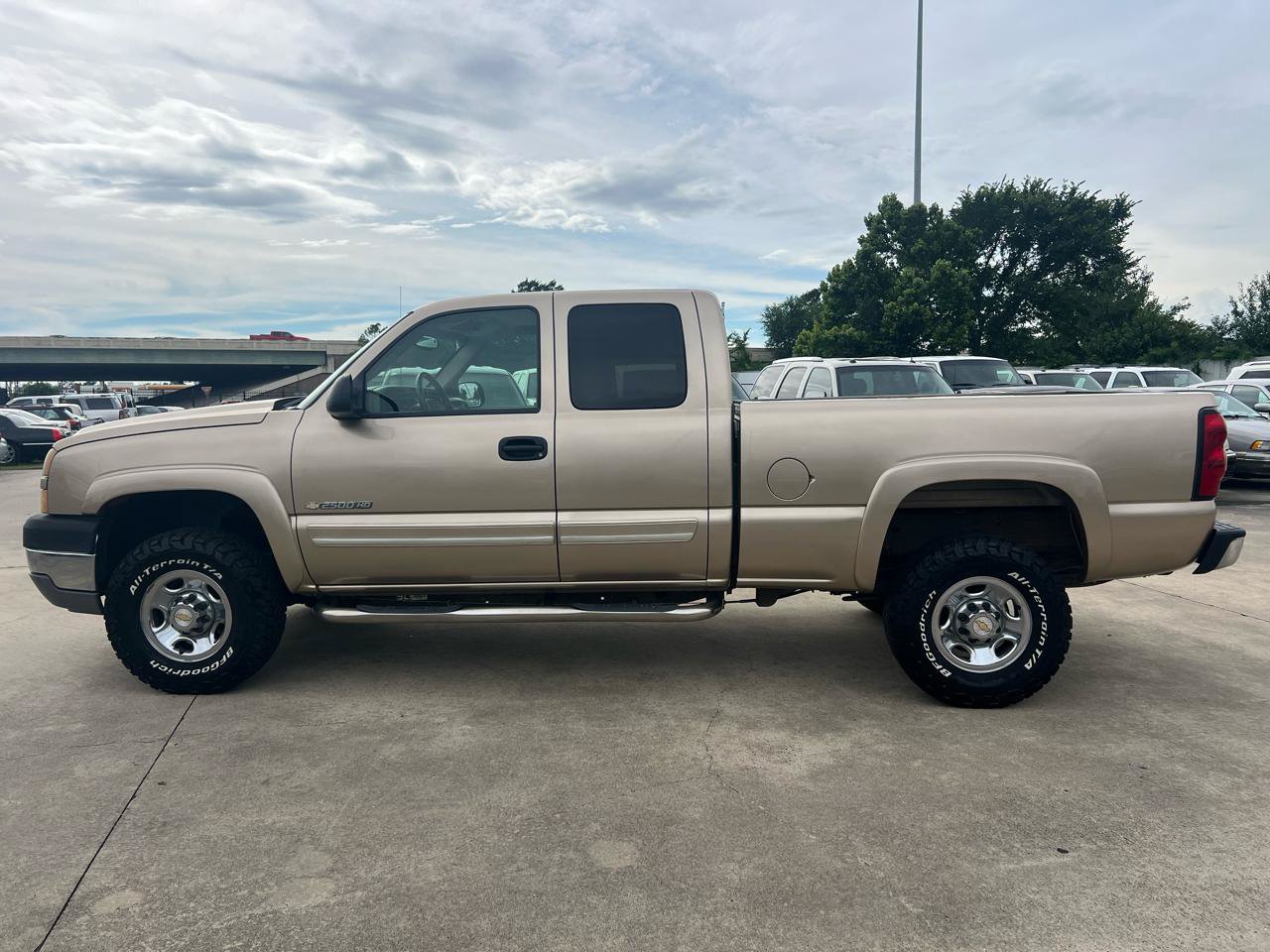 Used 2005 Chevrolet Silverado 2500 LS AWD/4WD image 3