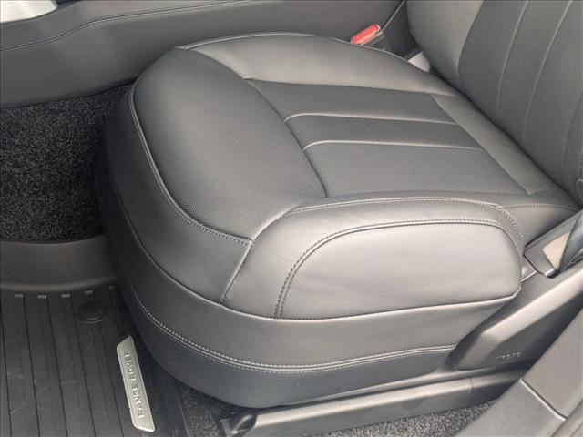 New 2025 Land Rover Range Rover SE image 4