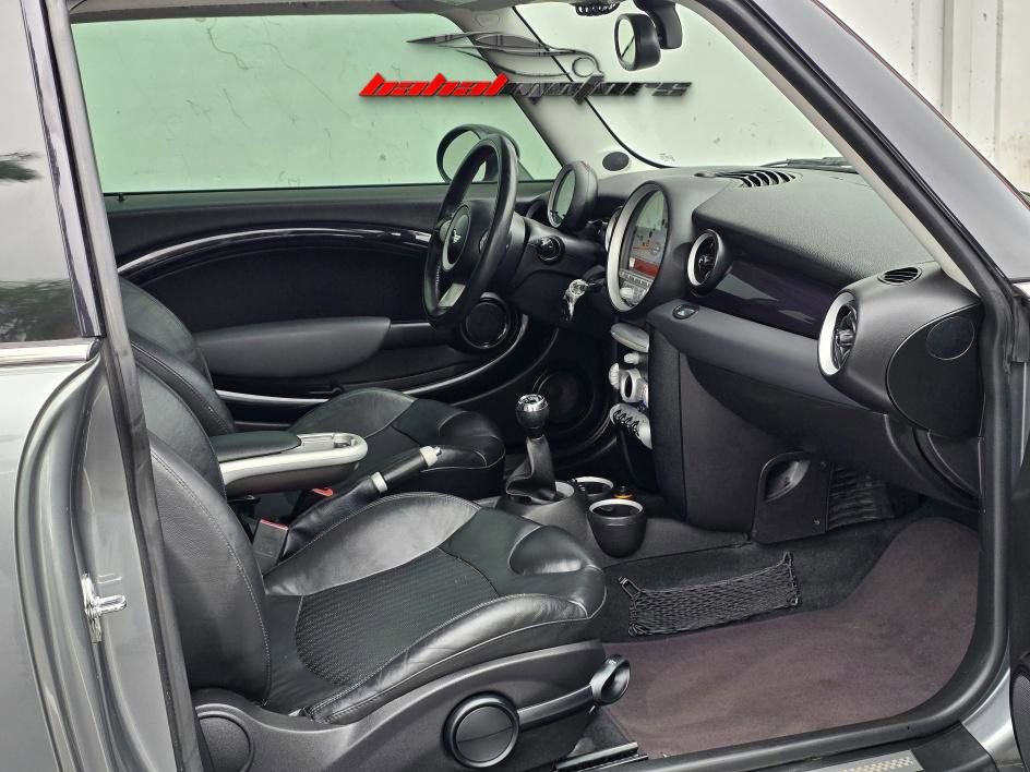 Used 2008 MINI Cooper S w/ Sport Pkg image 4