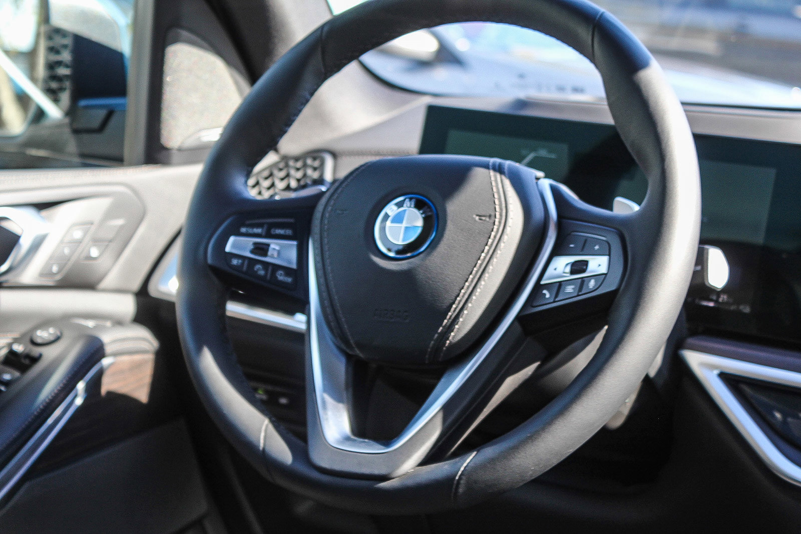 Used 2025 BMW X5 xDrive50e image 15