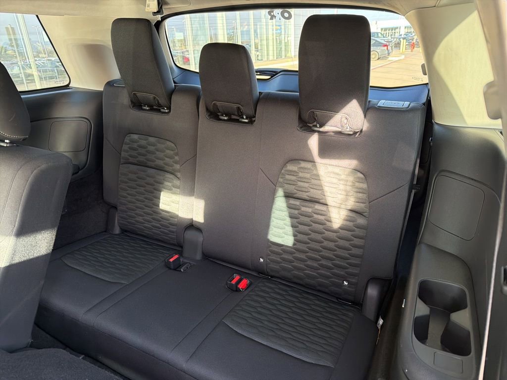 Used 2022 Nissan Pathfinder S image 15