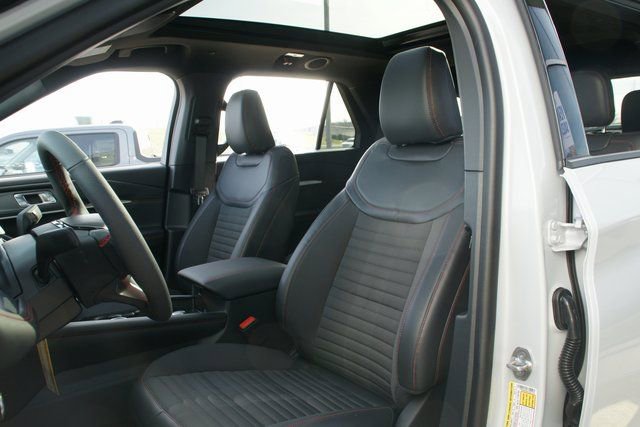 New 2026 Ford Explorer ST-Line w/ ST-Line Street Pack image 18