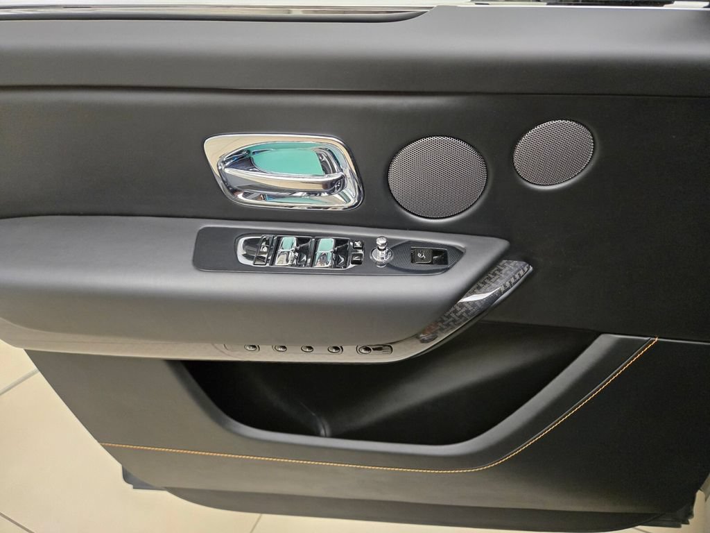 Certified 2025 Rolls-Royce Cullinan Black Badge AWD/4WD image 31
