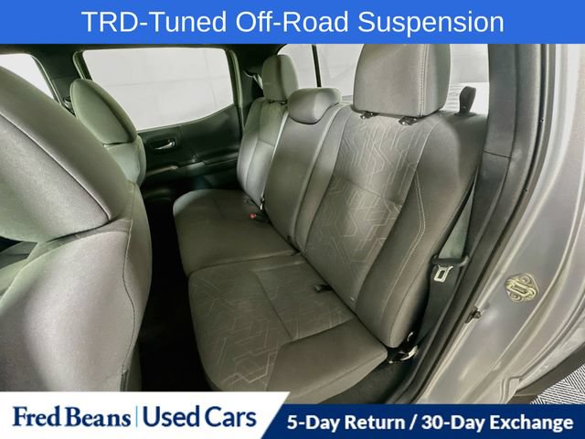 Used 2017 Toyota Tacoma TRD Off-Road w/ Premium & Technology Package AWD/4WD image 31