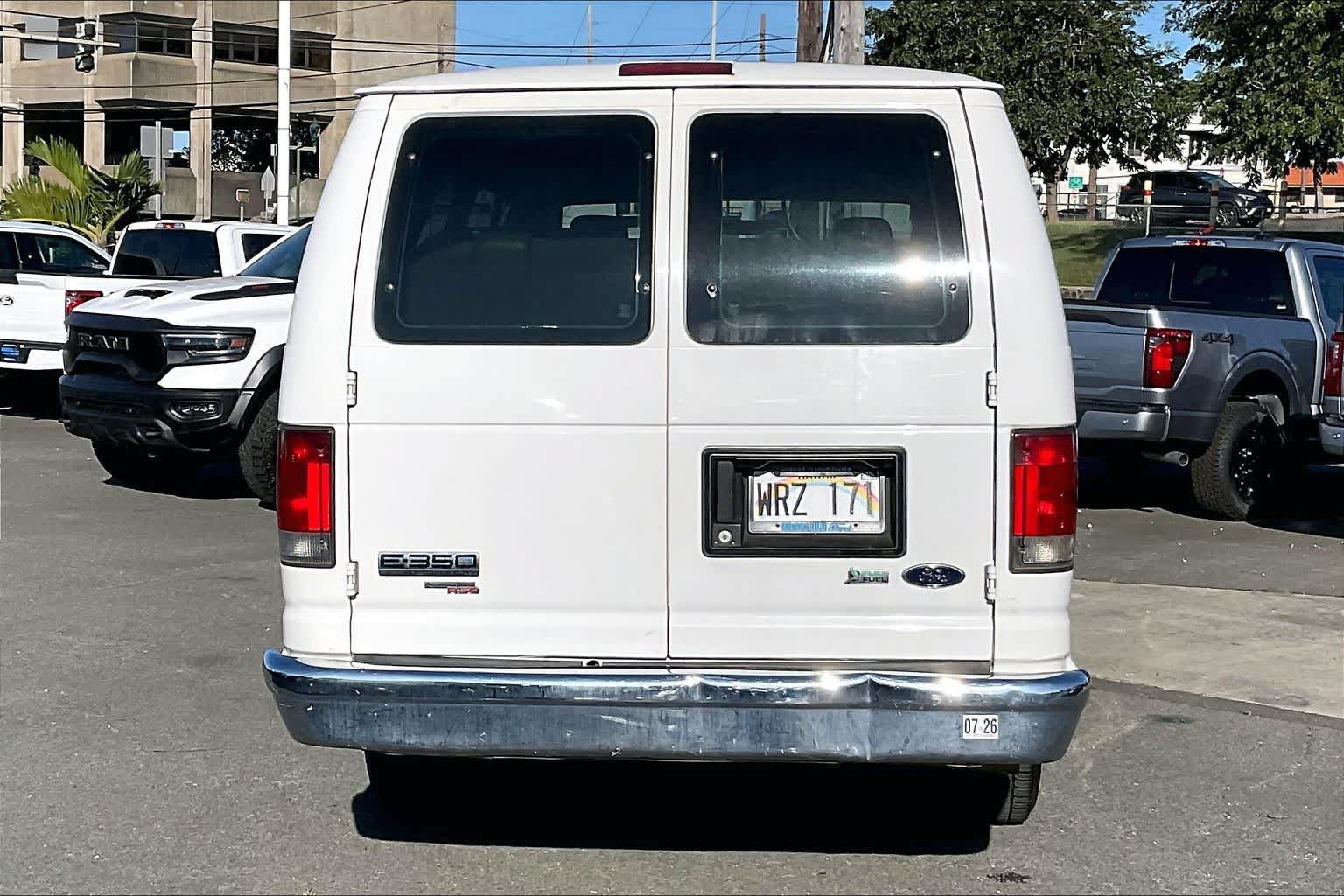 Used 2011 Ford E-350 and Econoline 350 XLT RWD image 5