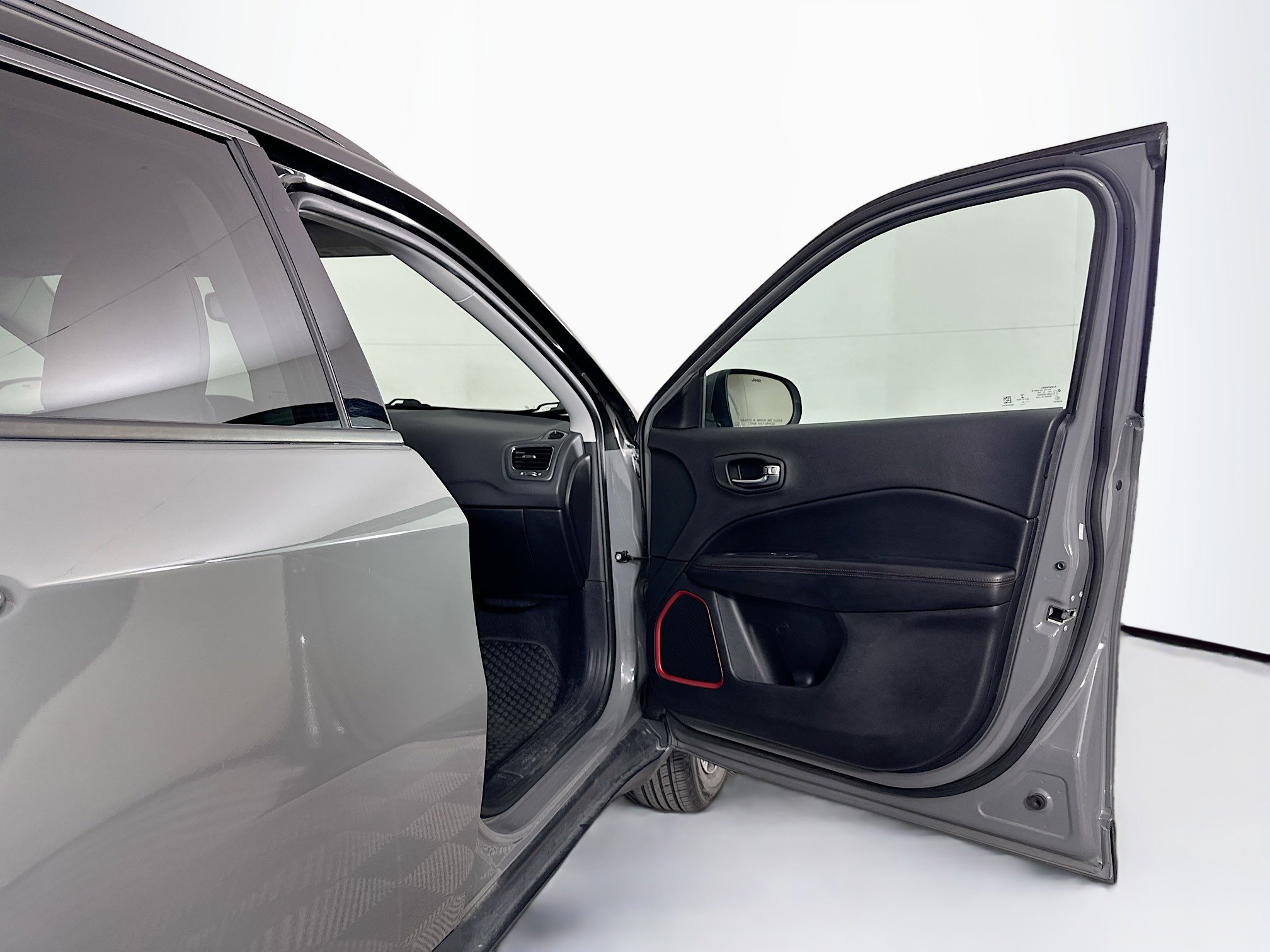 Used 2020 Jeep Compass Trailhawk w/ Cold Weather Group image 30