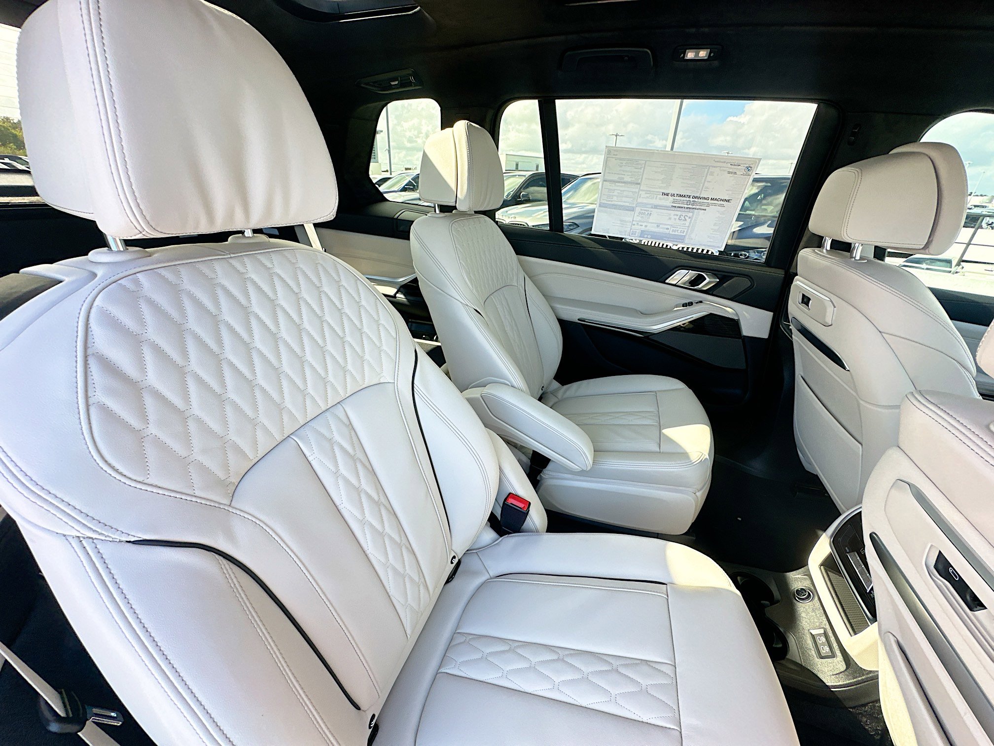 New 2026 BMW X7 xDrive40i w/ M Sport Package AWD/4WD image 21