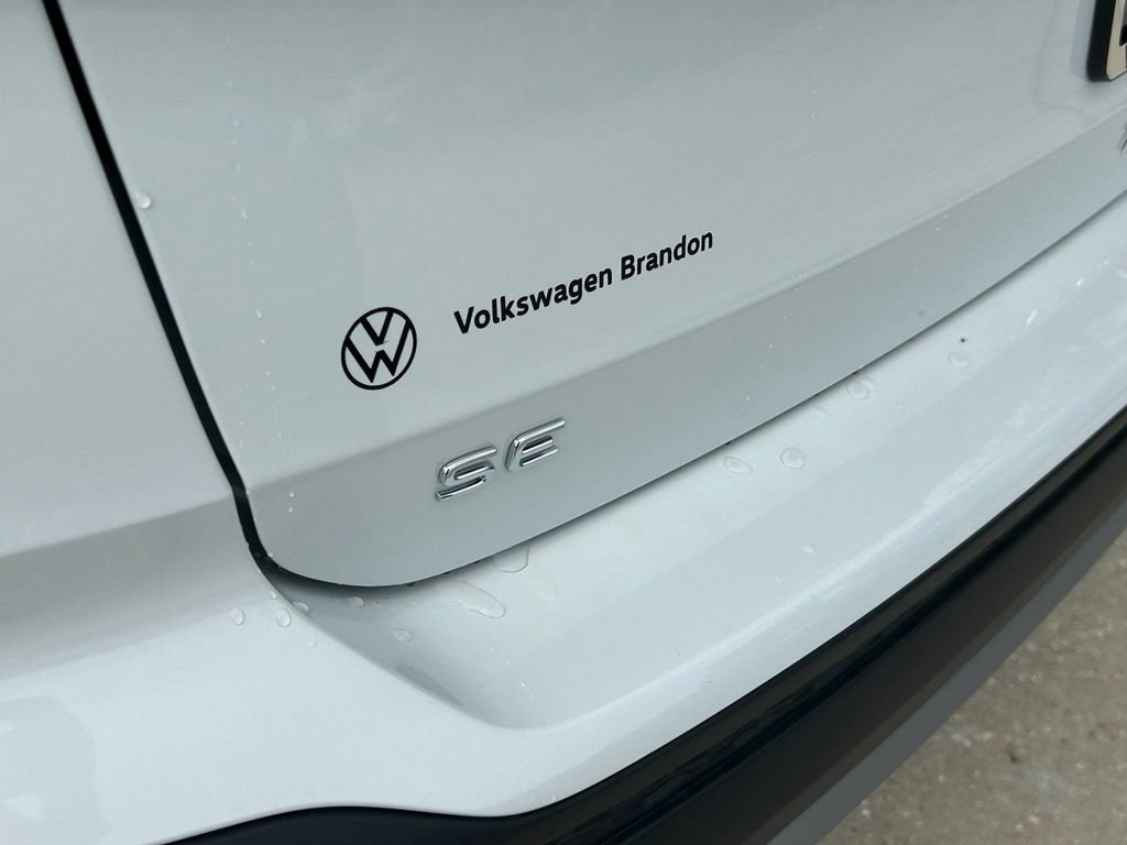 New 2026 Volkswagen Taos SE FWD image 28